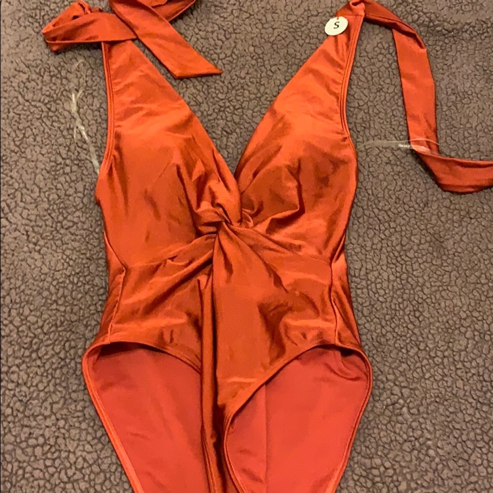 One piece swim suit